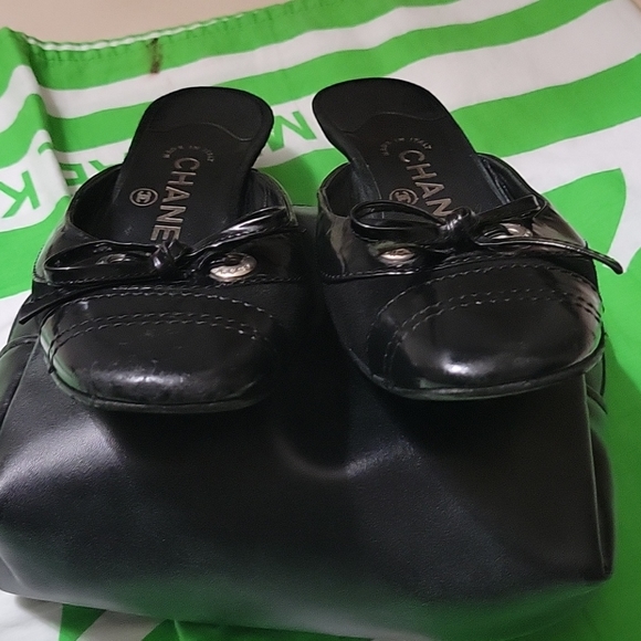 SOOOOOOOOLDChanel authentic shoes - Picture 7 of 12